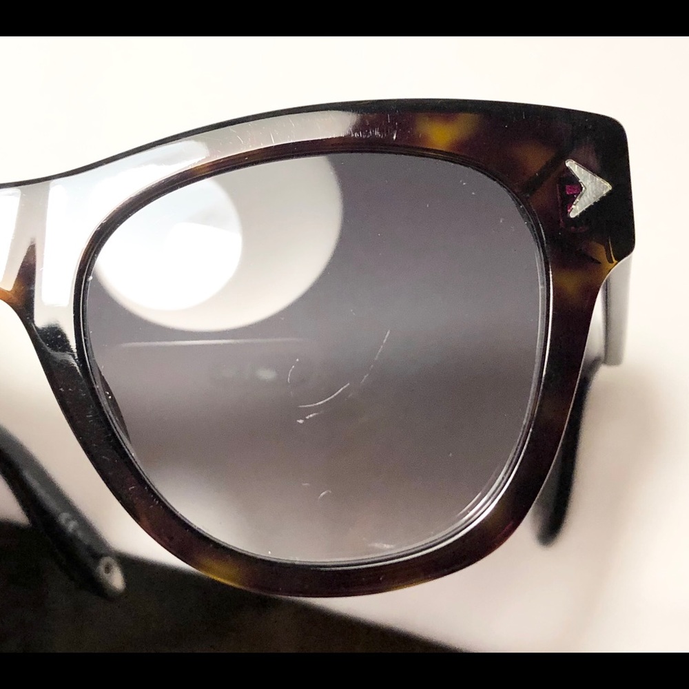 Givenchy Sunglasses Dark Havana - Picture 5 of 5